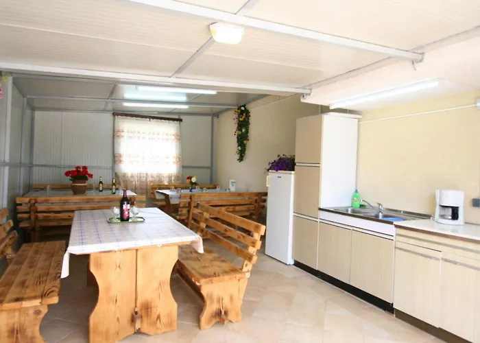 Apartament Znidarec *